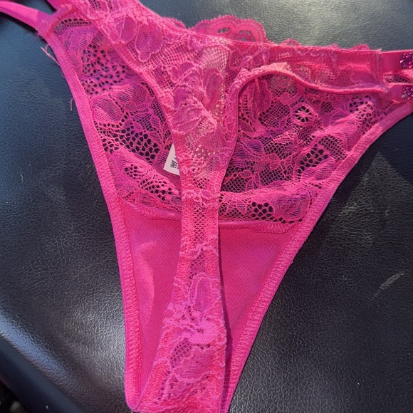 Vs thong bling lace pink panty - Picture 5 of 6